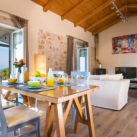 فيلة Sleeps 4 Pool Air Con Wifi Mánganos
