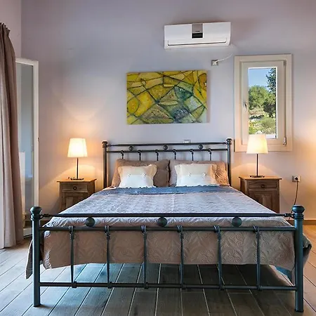 فيلة Sleeps 4 Pool Air Con Wifi