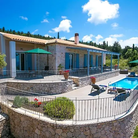 Sleeps 4 Pool Air Con Wifi فيلة *